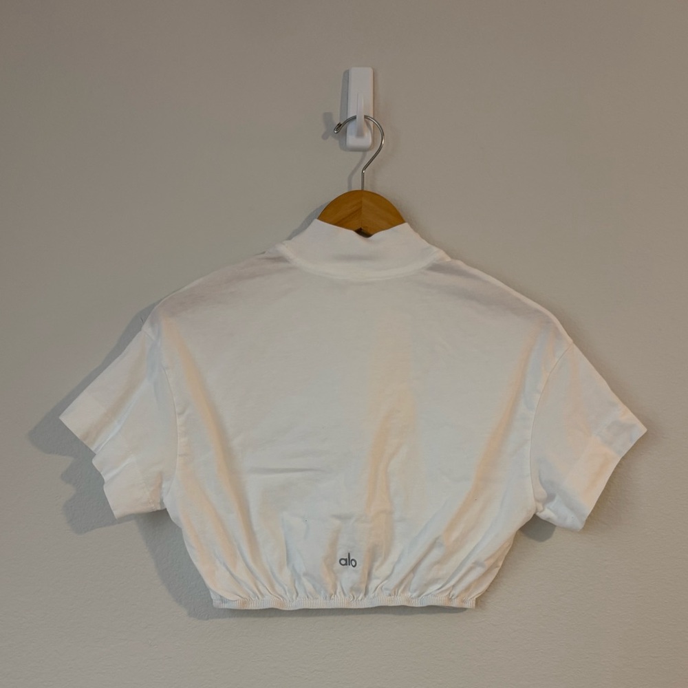 ALO Yoga White Relaxed Crop Top size XSmall - Picture 2 of 5